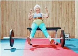 abuela haciendo ejercicio con barra